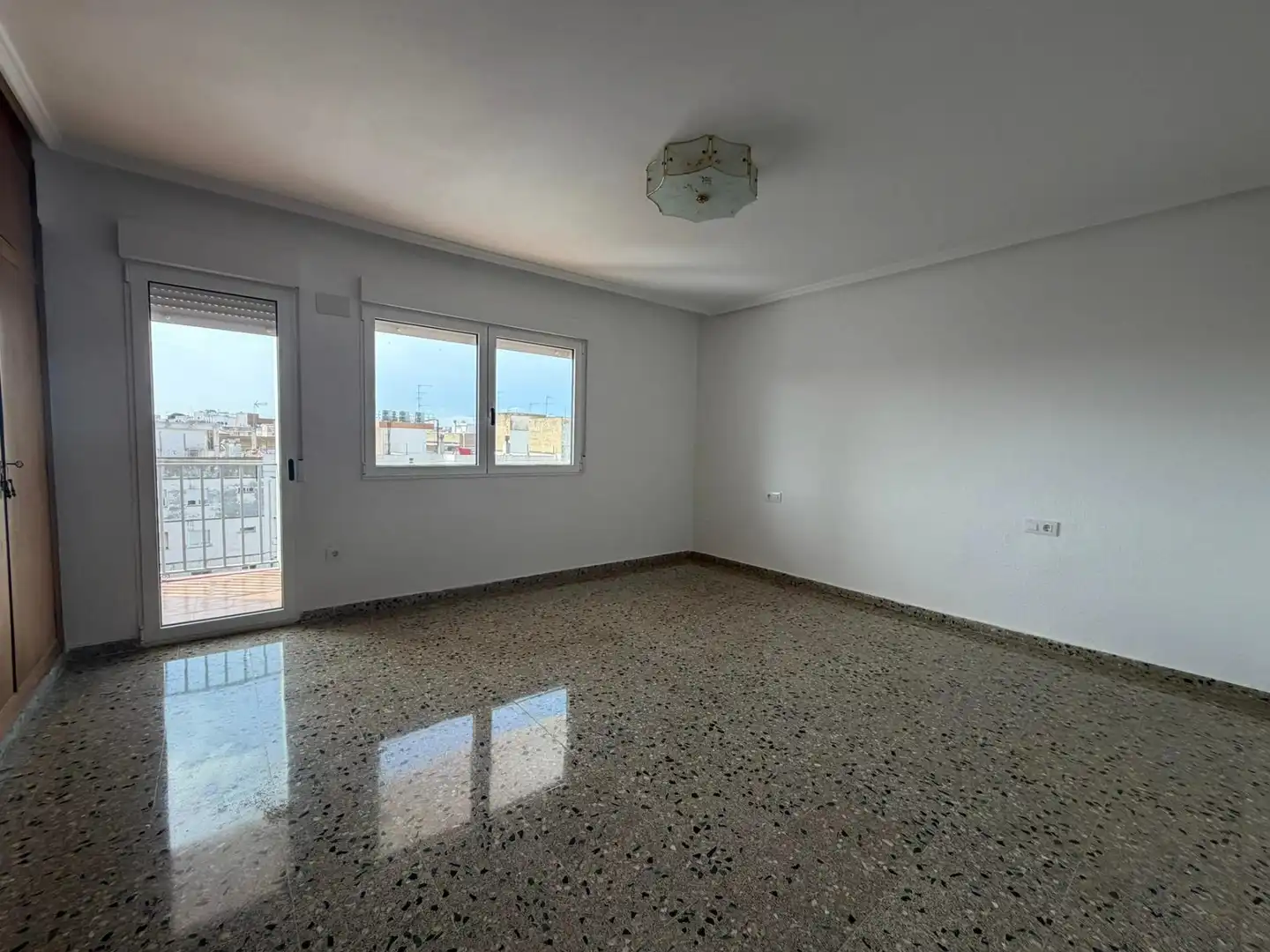 Flat for rent in Avenida AL VEDAT, Centro - Casco antiguo
