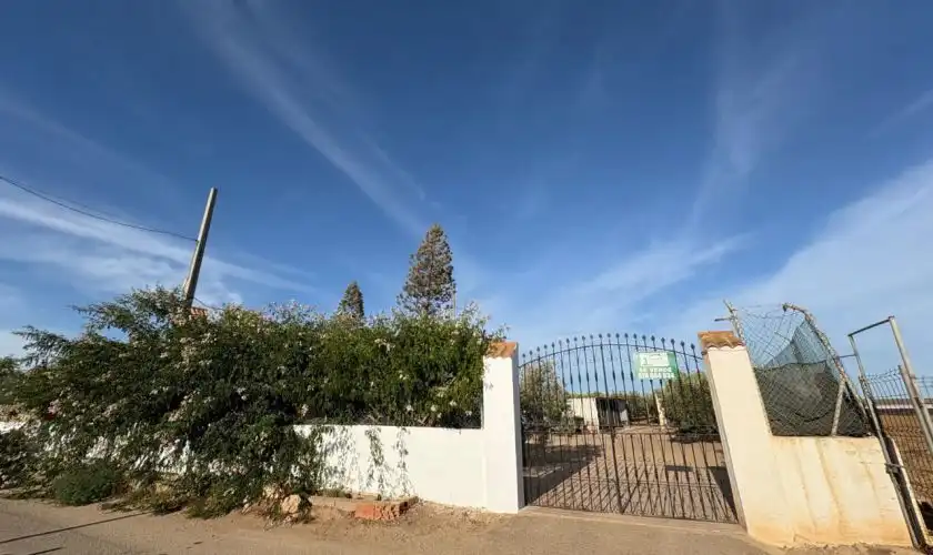 Vista exterior de Casa o xalet en venda en Níjar amb Jardí privat, Terrassa i Piscina