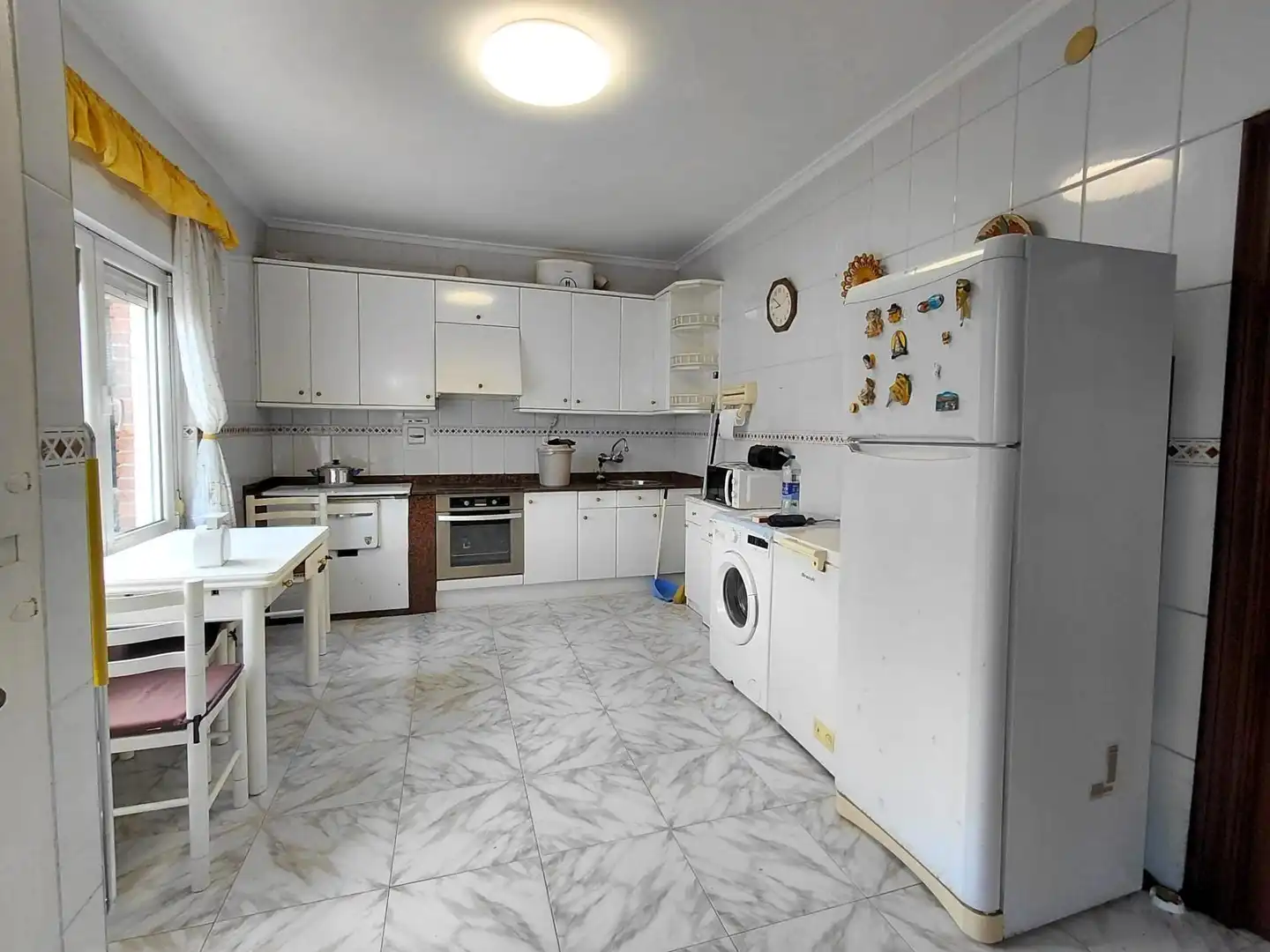 Cuina de Casa o xalet en venda en Piélagos amb Calefacció i Jardí privat