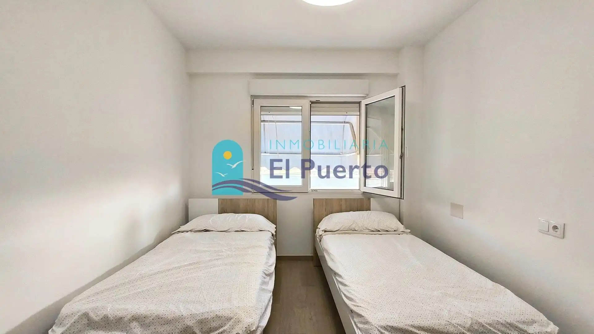 Dormitori de Apartament en venda en Puerto de Mazarrón