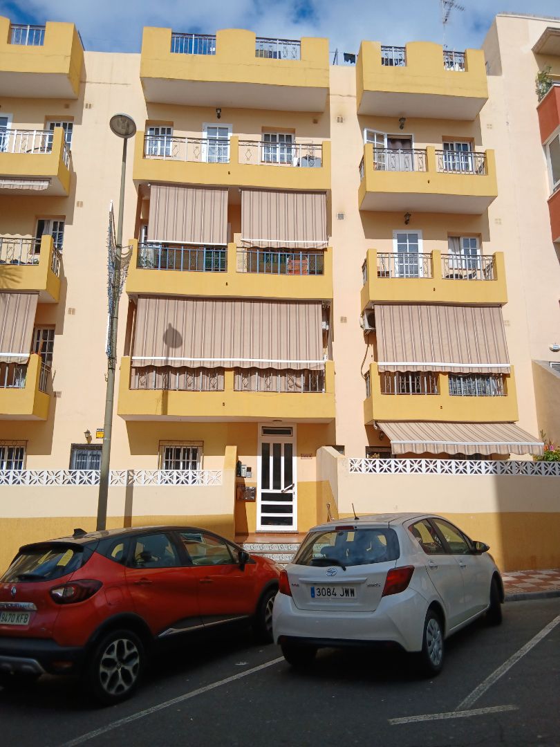 Vista exterior de Apartament en venda en Adeje amb Traster i Balcó