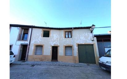 Vista exterior de Finca rústica en venda en Cantimpalos amb Calefacció