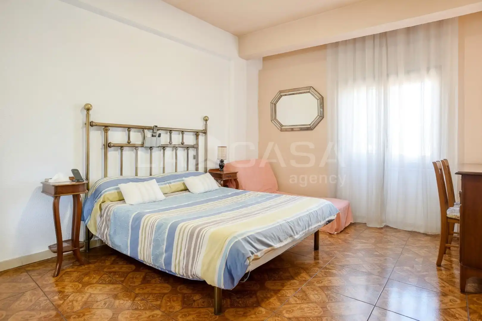 Habitación de Piso en venta en Barcelona con Balcón