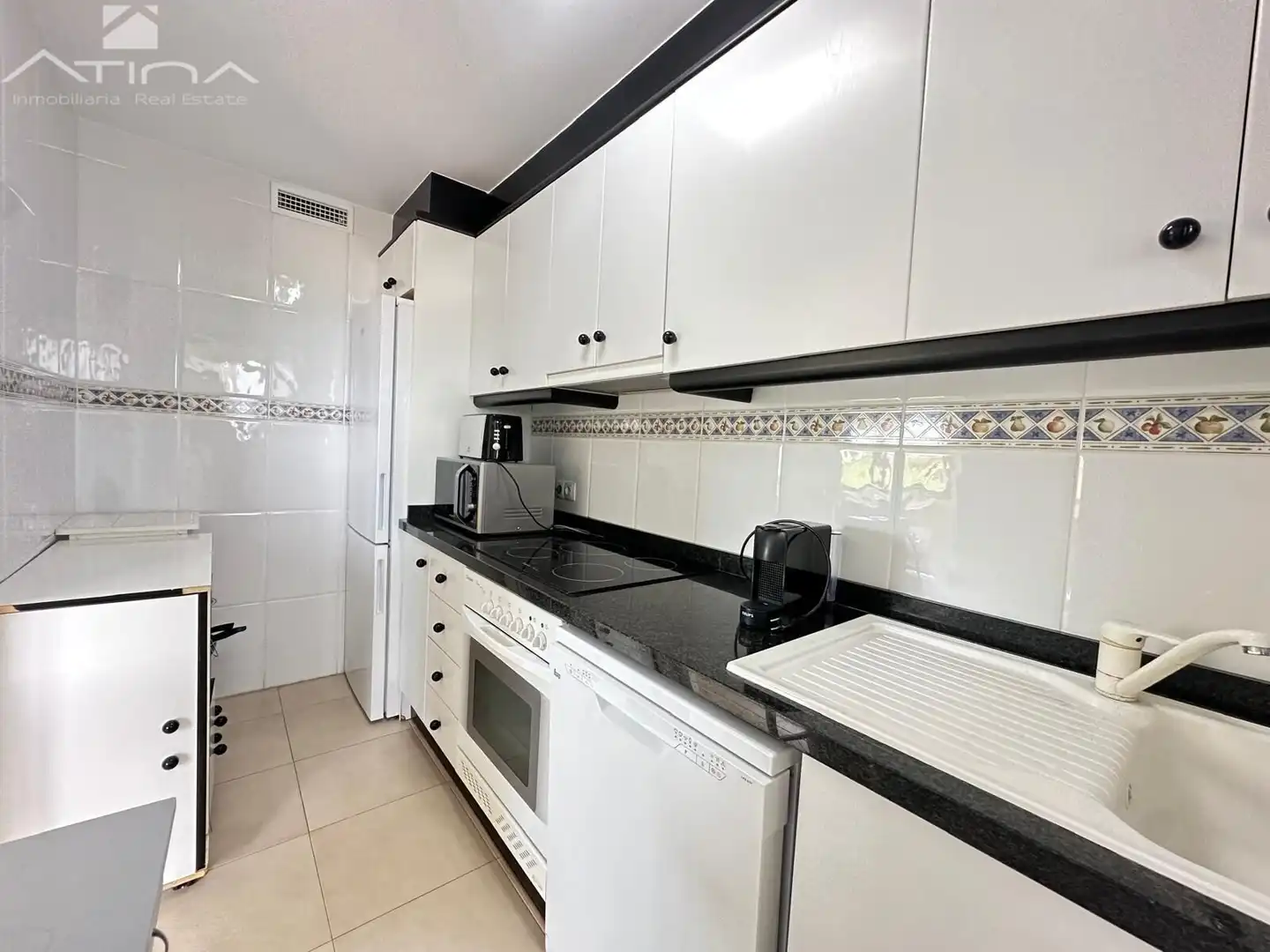 Cocina de Apartamento en venta en Guardamar de la Safor con Aire acondicionado, Jardín privado y Terraza