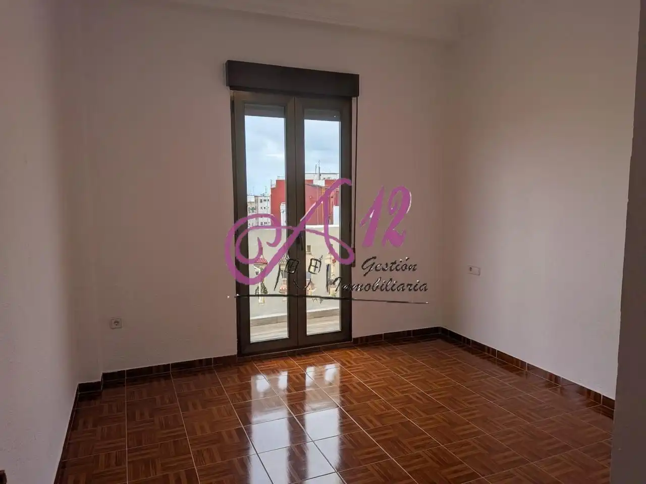 Schlafzimmer von Wohnung zur Miete in Valencia mit Klimaanlage, Terrasse und Abstellraum
