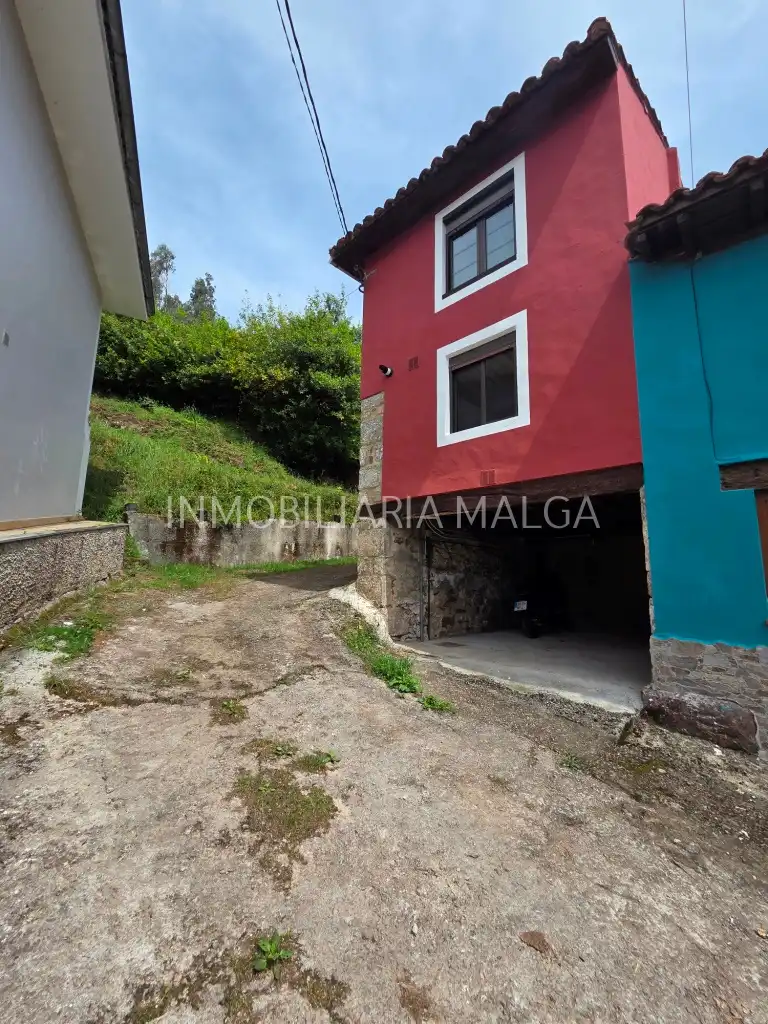 Parking of Houses for sale in Colunga  with Heating, Parquet flooring and Furnished