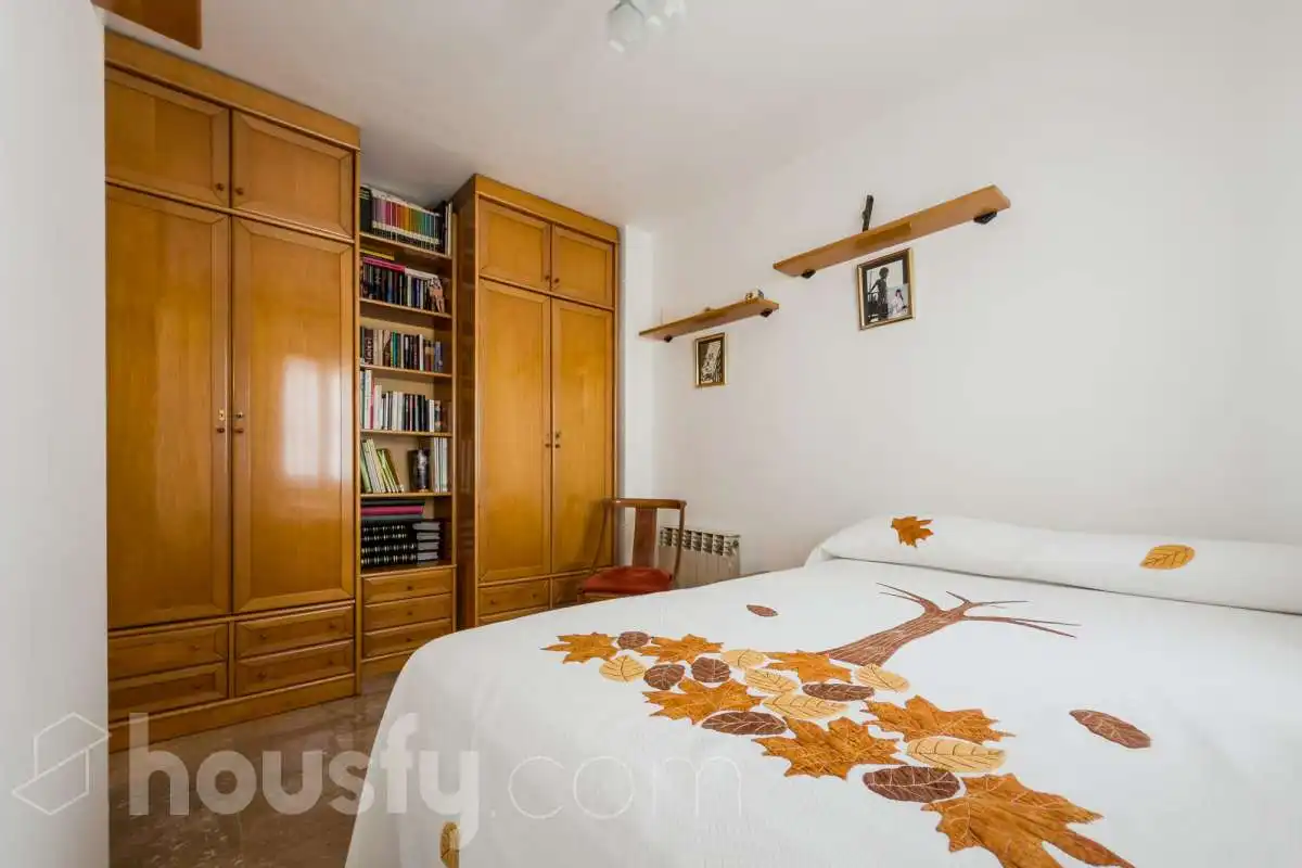 Bedroom of Houses for sale in Santa Coloma de Gramenet  with Air Conditioner, Heating and Private garden