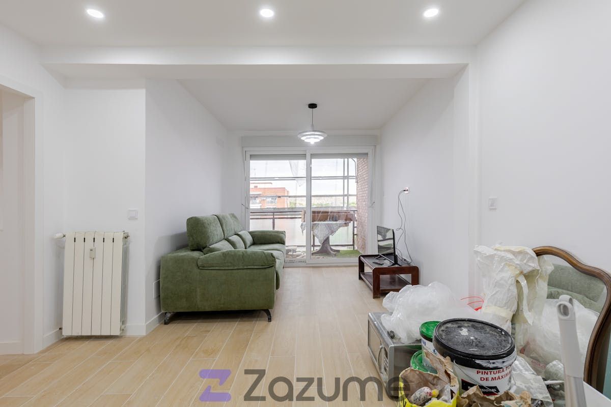 Sala d'estar de Pis de lloguer en  Madrid Capital amb Calefacció, Terrassa i Moblat