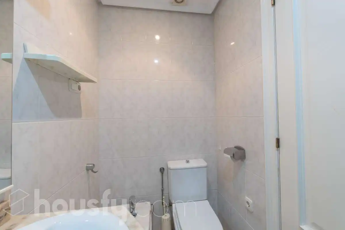 Baño de Planta baja en venta en Vilanova i la Geltrú con Aire acondicionado, Calefacción y Terraza