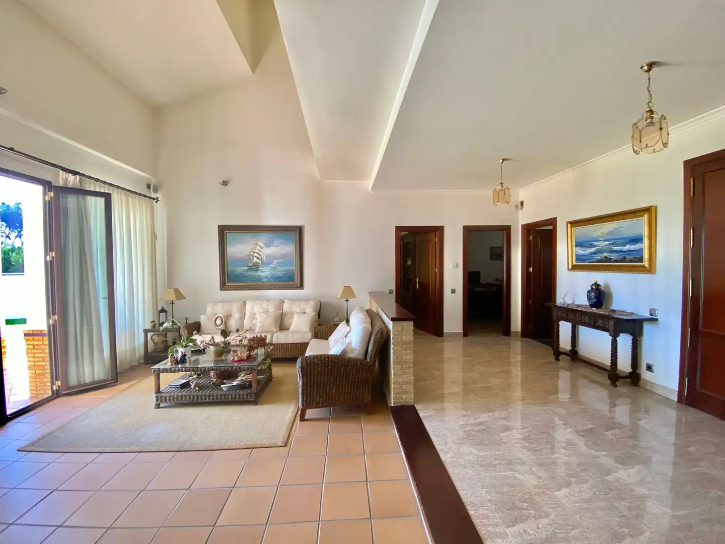 Sala de estar de Casa o chalet en venta en Alcalá de Guadaira con Jardín privado y Piscina
