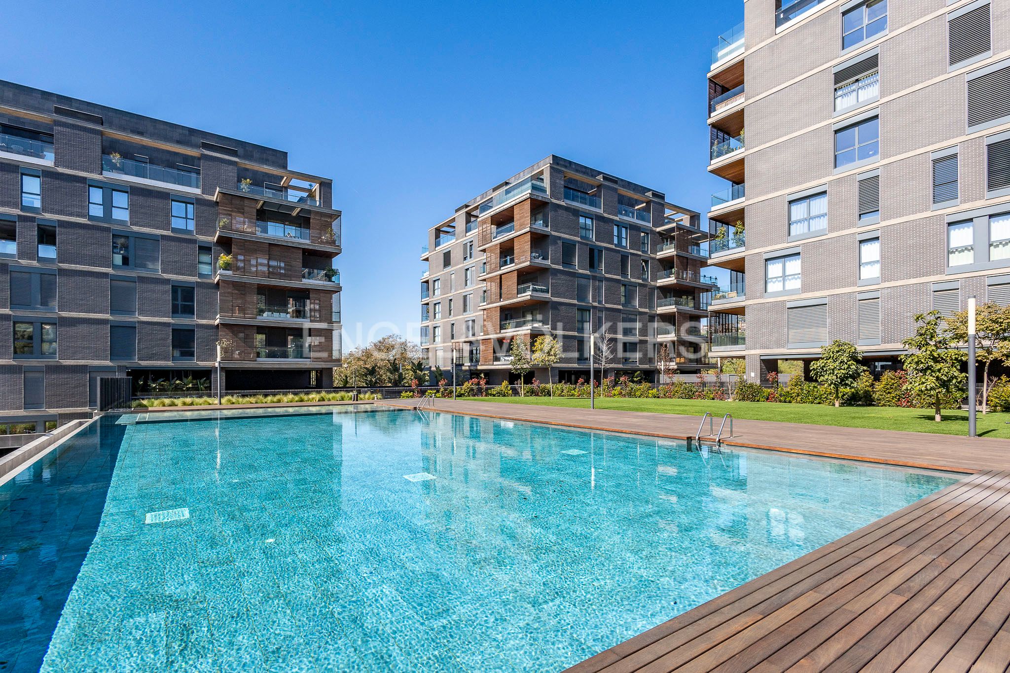 Swimming pool of Apartment for sale in Esplugues de Llobregat  with Air Conditioner, Heating and Terrace