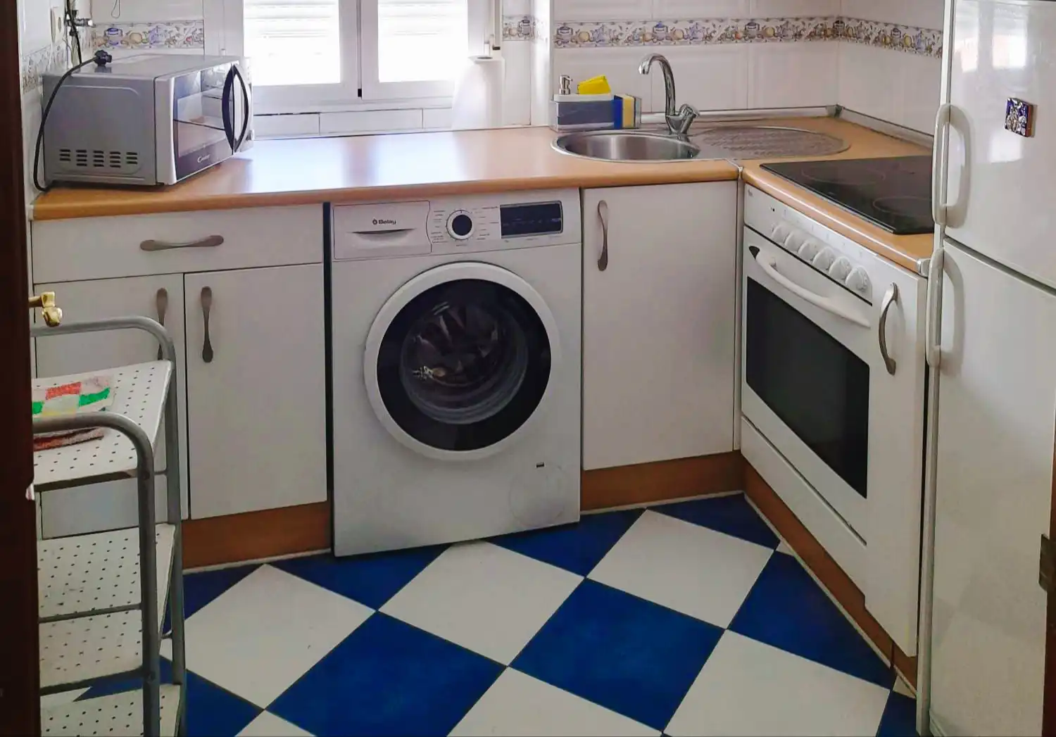 Kitchen of Flat for rent in Palencia  with Heating, Parquet flooring and Furnished