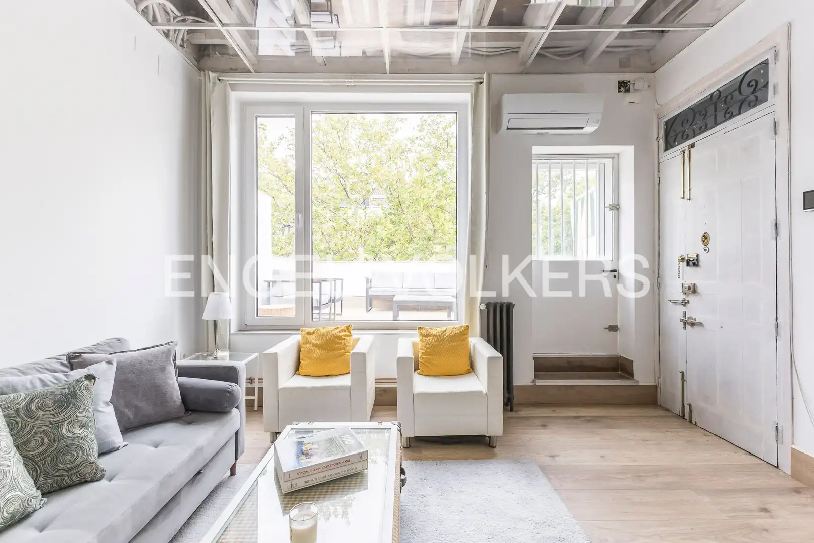 Wohnzimmer von Dachboden zur Miete in Madrid mit Klimaanlage, Heizung und Parkett