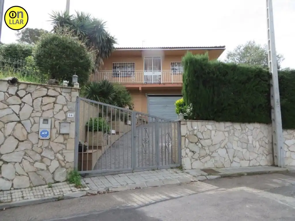 Vista exterior de Casa o xalet en venda en Vilanova del Vallès