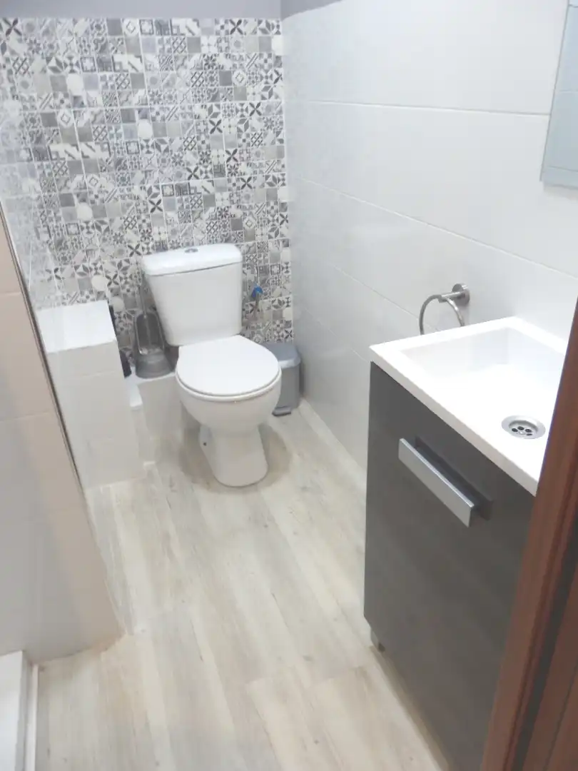 Baño de Piso para compartir en Valencia con Aire acondicionado, Amueblado y Horno