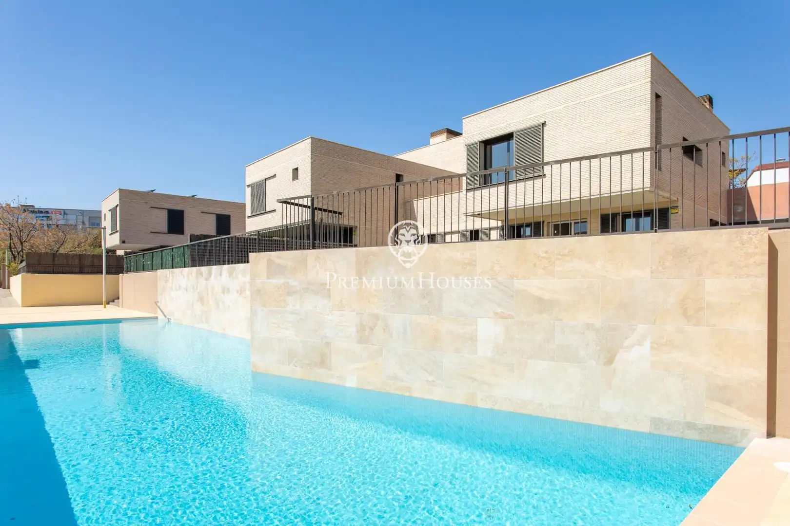 Piscina de Casa o chalet en venta en Mataró con Aire acondicionado, Calefacción y Jardín privado