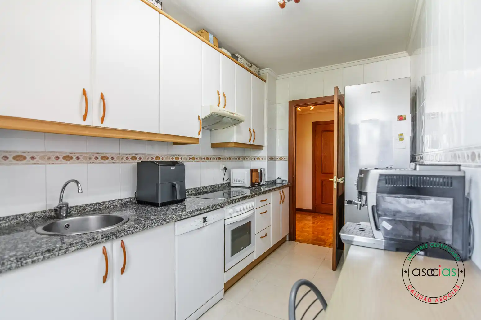 Kitchen of Flat for sale in Oviedo   with Heating and Storage room