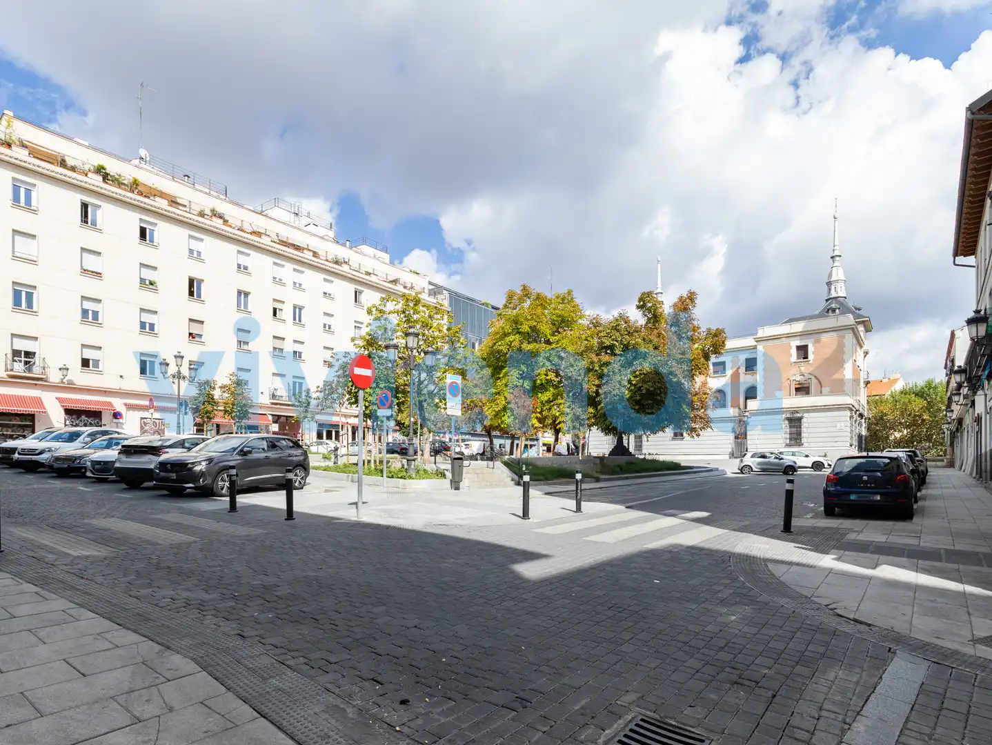 Außenansicht von Wohnung zur Miete in Madrid mit Klimaanlage und Balkon
