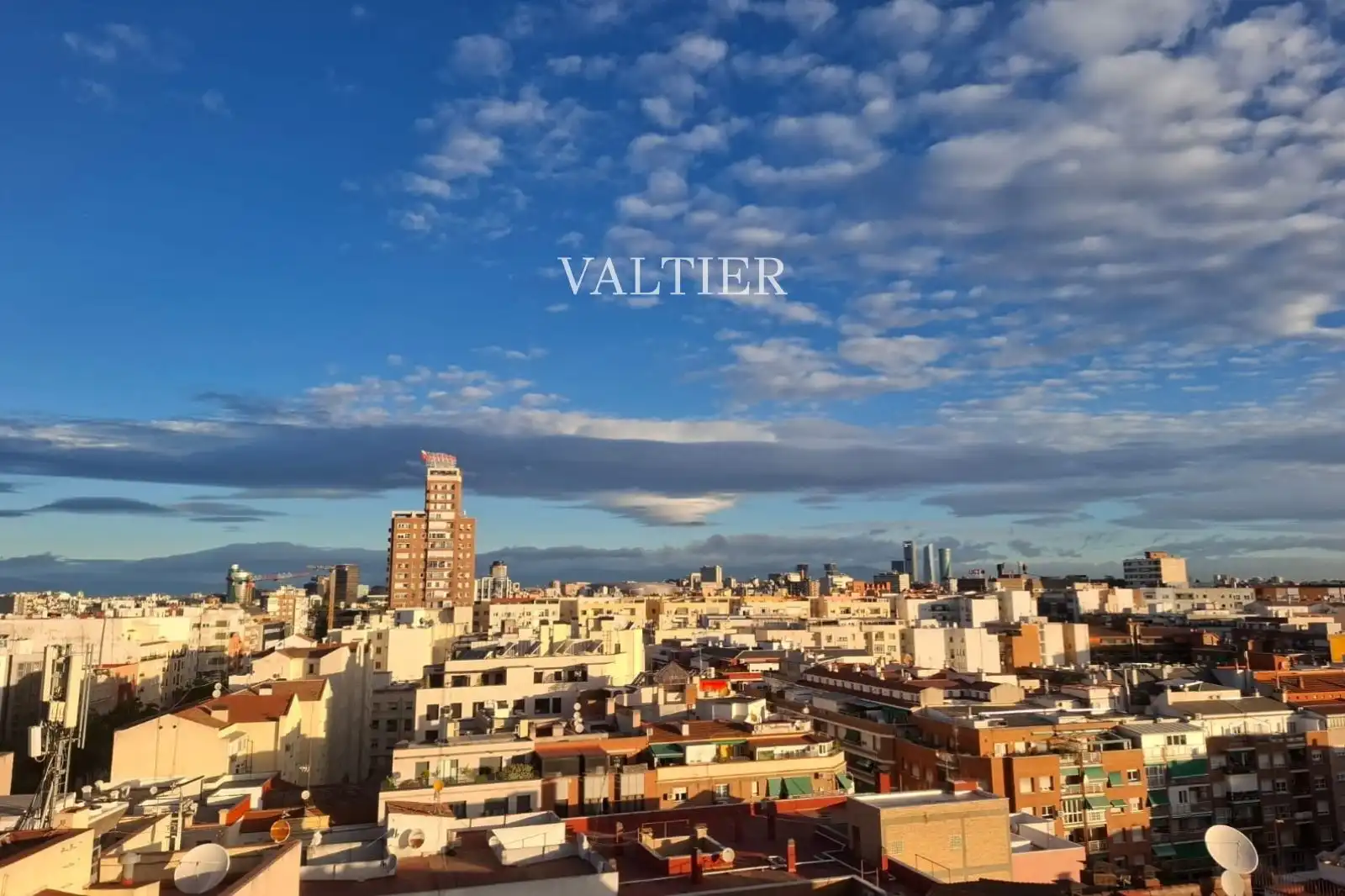 Vista exterior de Piso en venta en Madrid con Aire acondicionado y Amueblado