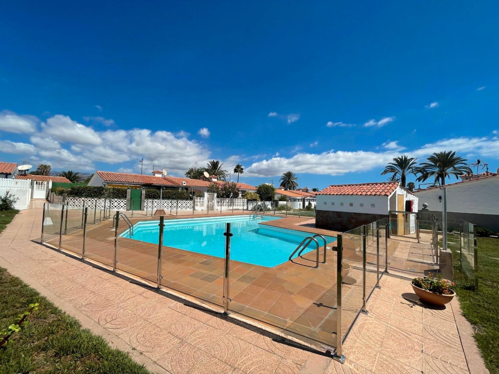 Piscina de Casa o xalet en venda en San Bartolomé de Tirajana amb Terrassa, Traster i Moblat