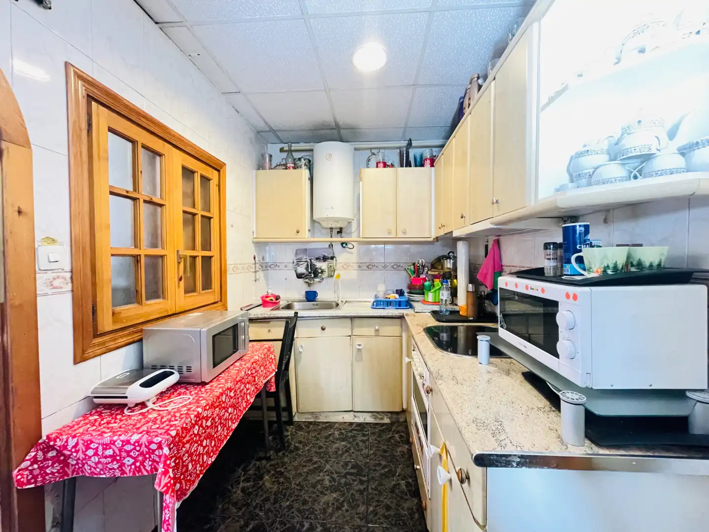 Cuina de Casa o xalet en venda en Zaragoza amb Aire condicionat, Calefacció i Jardí privat