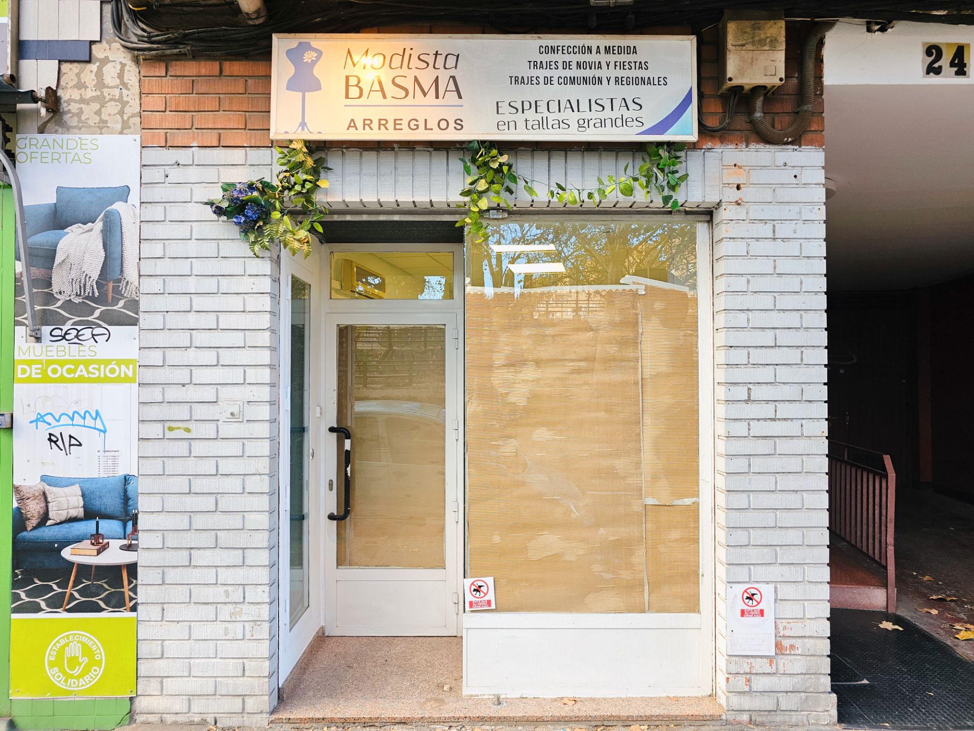 Vista exterior de Local en venda en  Zaragoza Capital