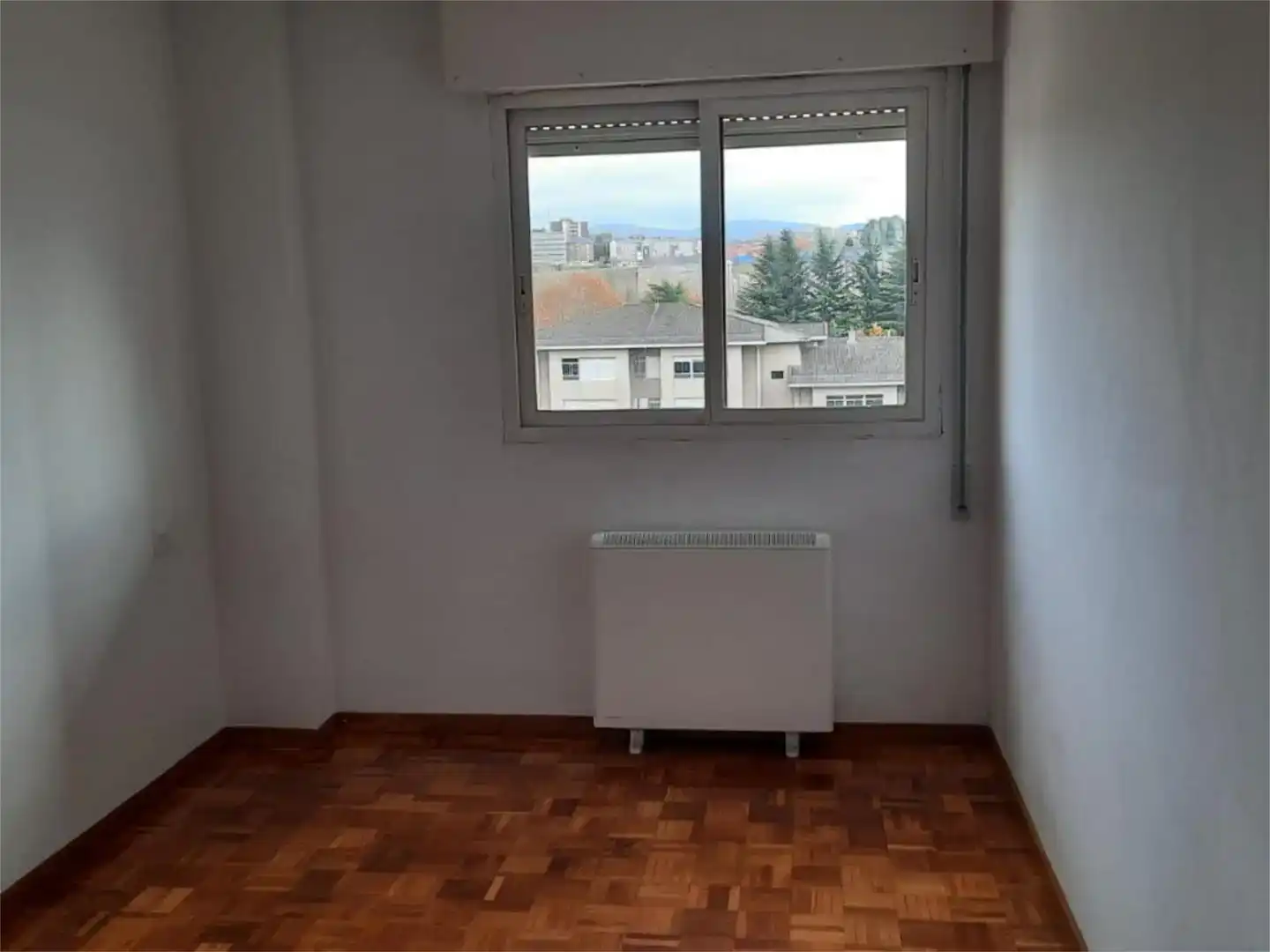 Dormitori de Pis en venda en Ponferrada amb Parquet, Traster i Moblat