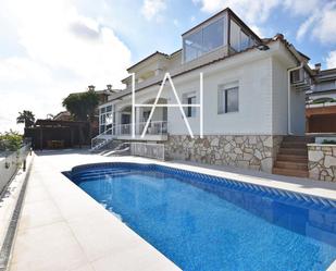 Exterior view of House or chalet for sale in Premià de Dalt  with Air Conditioner, Heating and Swimming Pool