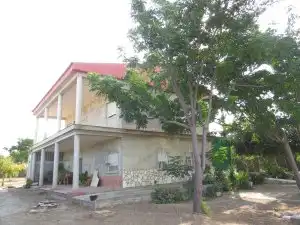 Vista exterior de Casa o xalet en venda en Dos Hermanas amb Aire condicionat, Jardí privat i Terrassa