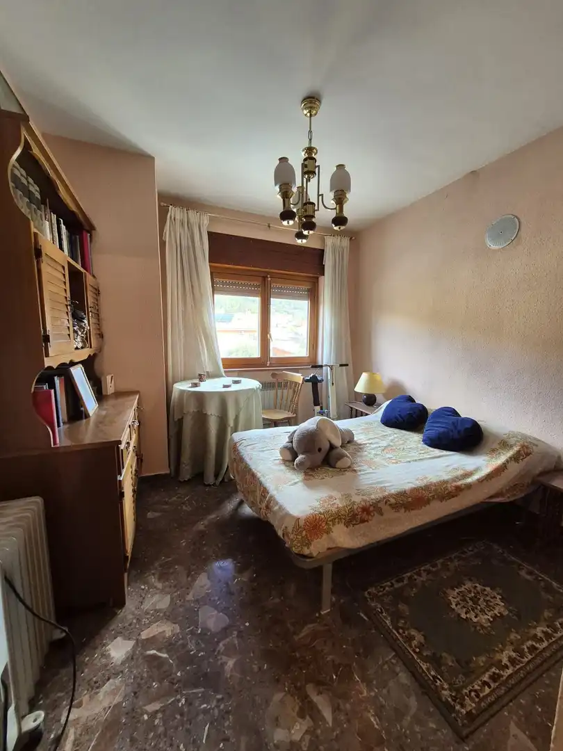 Habitación de Piso en venta en El Barraco  con Calefacción, Terraza y Amueblado