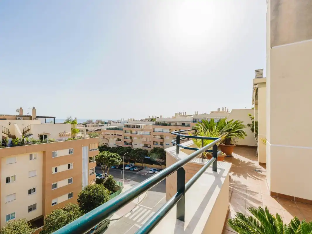 Vista exterior de Ático en venta en Torremolinos con Aire acondicionado, Calefacción y Jardín privado