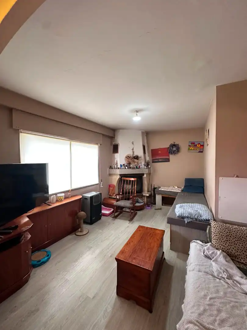 Sala d'estar de Casa o xalet en venda en Cambre  amb Calefacció, Moblat i Balcó