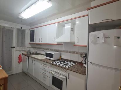 Kitchen of Flat for sale in L'Hospitalet de Llobregat  with Balcony