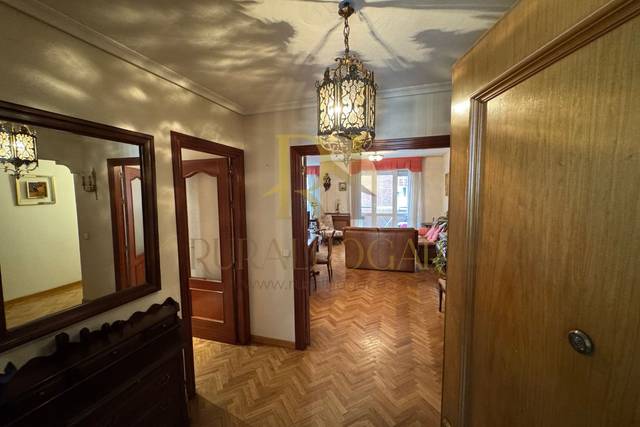 Piso en Venta en Calle Velázquez, 5 en San Claudio - La Chantría