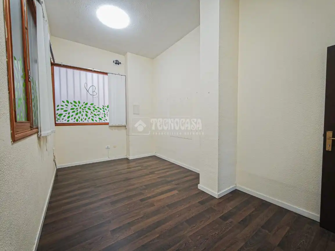Commercial properties for sale in Arona  with Furnished