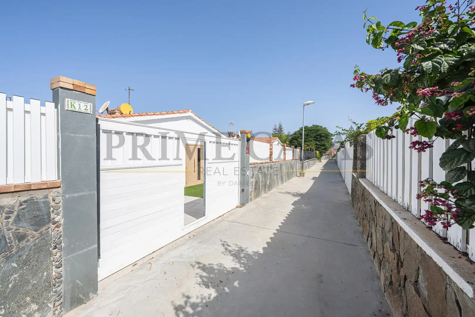Vista exterior de Casa o chalet en venta en San Bartolomé de Tirajana con Aire acondicionado, Jardín privado y Terraza