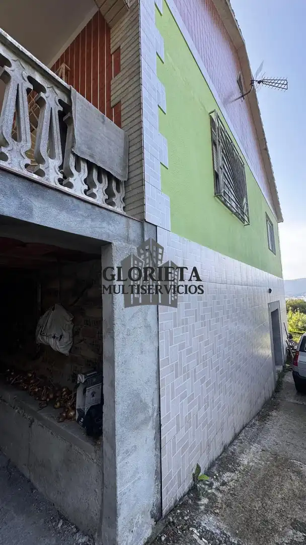 Vista exterior de Casa o xalet en venda en Pontevedra Capital  amb Calefacció i Forn