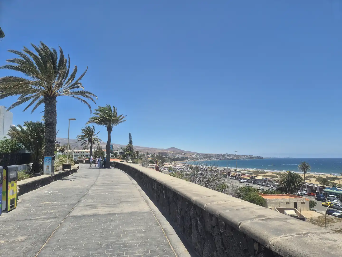Außenansicht von Wohnungen zur Miete in San Bartolomé de Tirajana mit Privatgarten, Terrasse und Schwimmbad