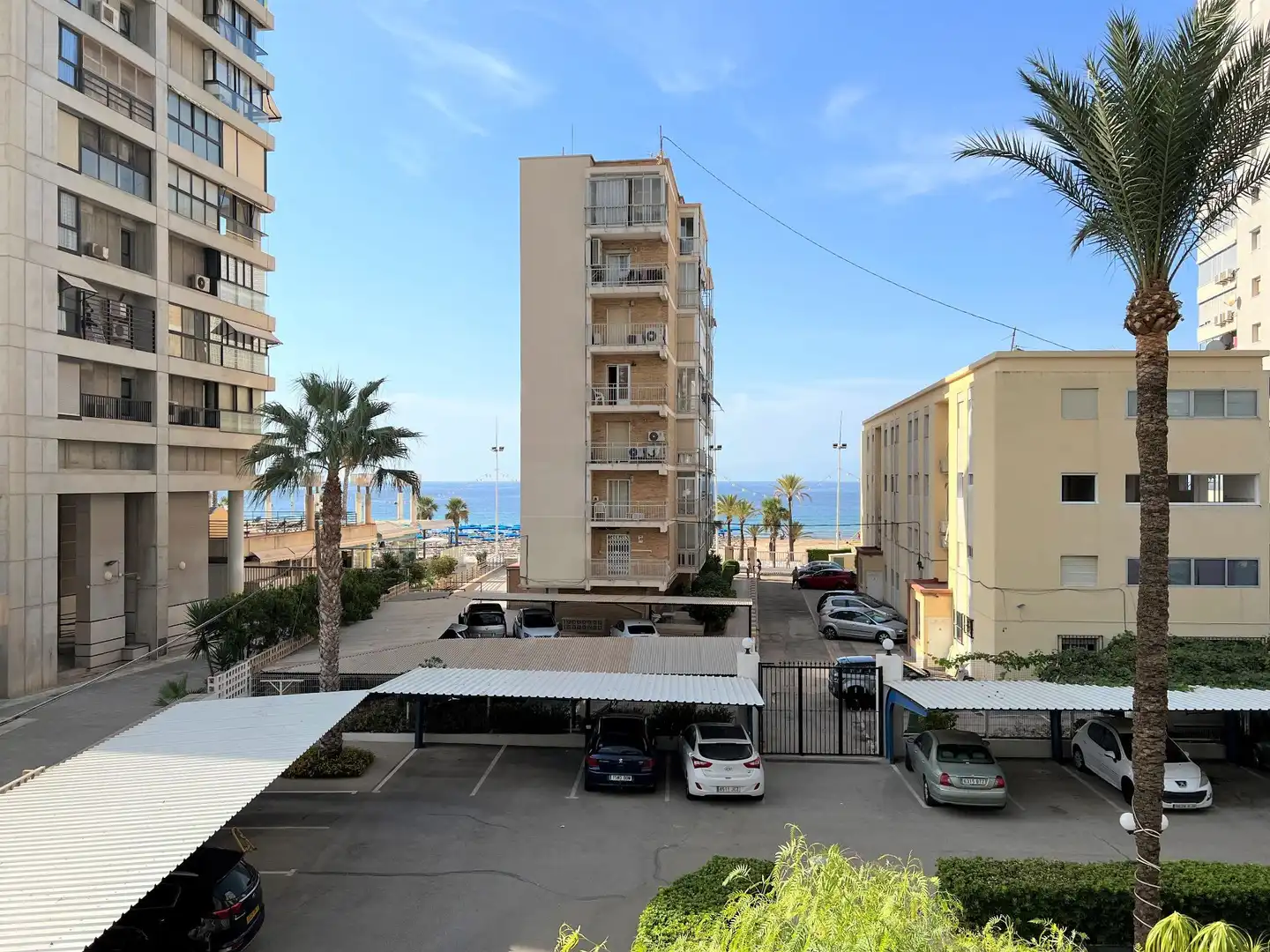 Parking de Piso de alquiler en Benidorm con Calefacción, Terraza y Amueblado