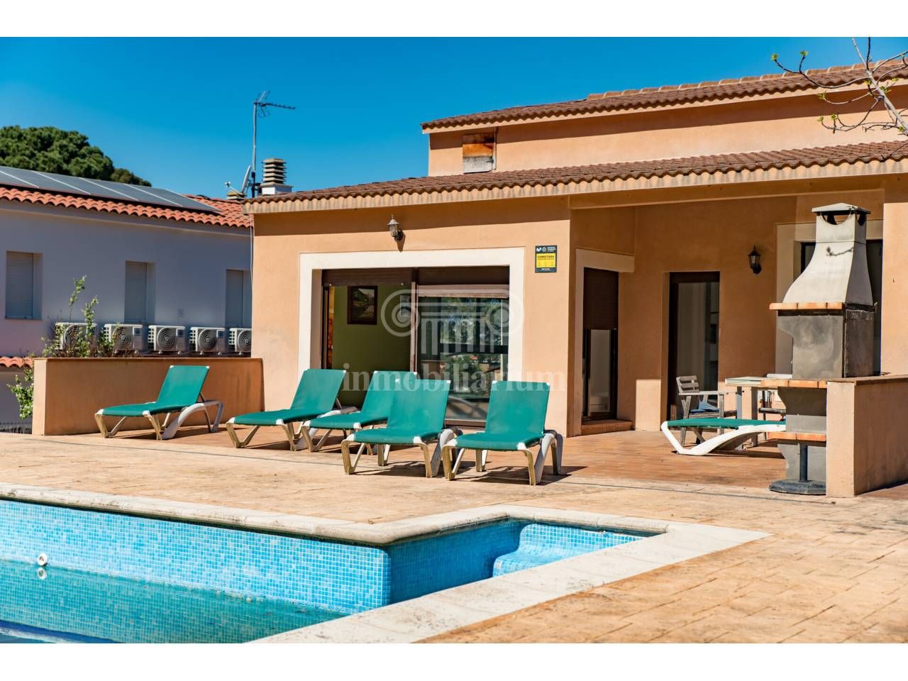 Vista exterior de Casa o xalet en venda en Lloret de Mar amb Jardí privat i Piscina