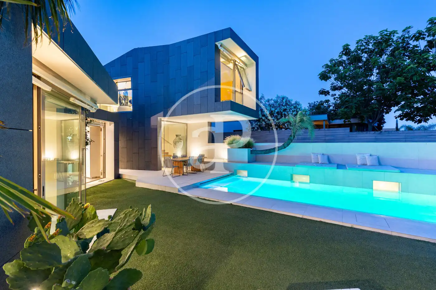 Piscina de Casa o xalet en venda en Sant Cugat del Vallès amb Aire condicionat, Calefacció i Jardí privat