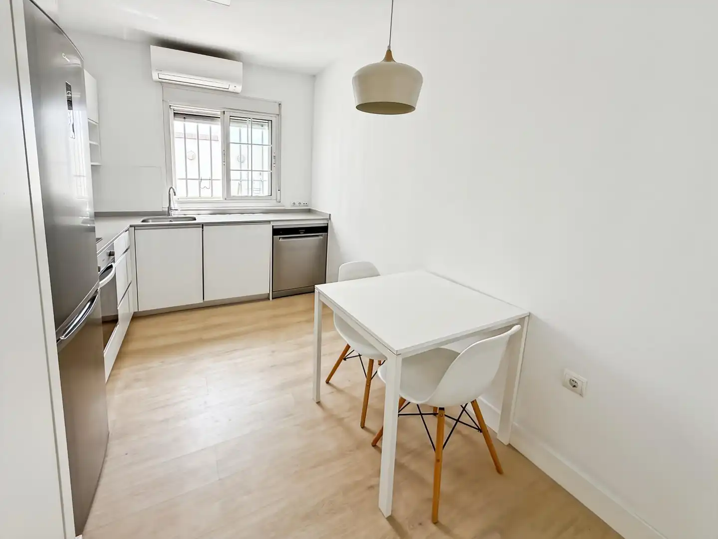 Comedor de Ático de alquiler en Madrid con Aire acondicionado, Calefacción y Terraza