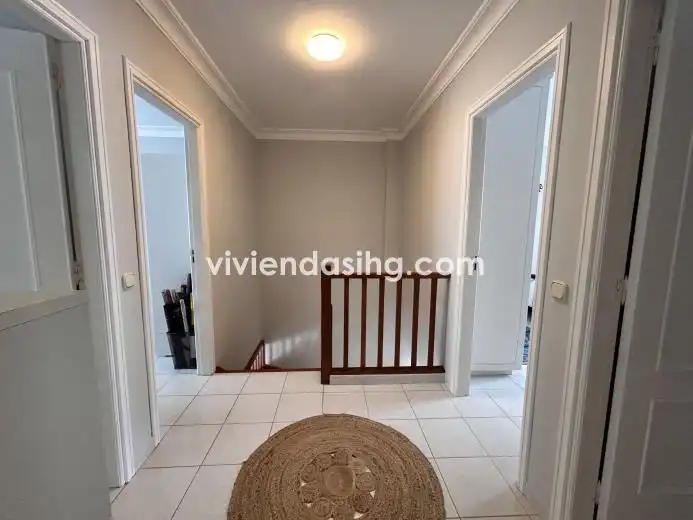 Einfamilien-Reihenhaus zum Verkauf in La Orotava mit Terrasse und Balkon