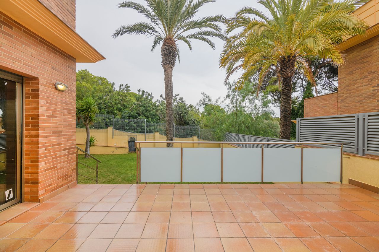 Casa o xalet en venda a Avinguda Mediterrani, Cunit Residencial, Cunit