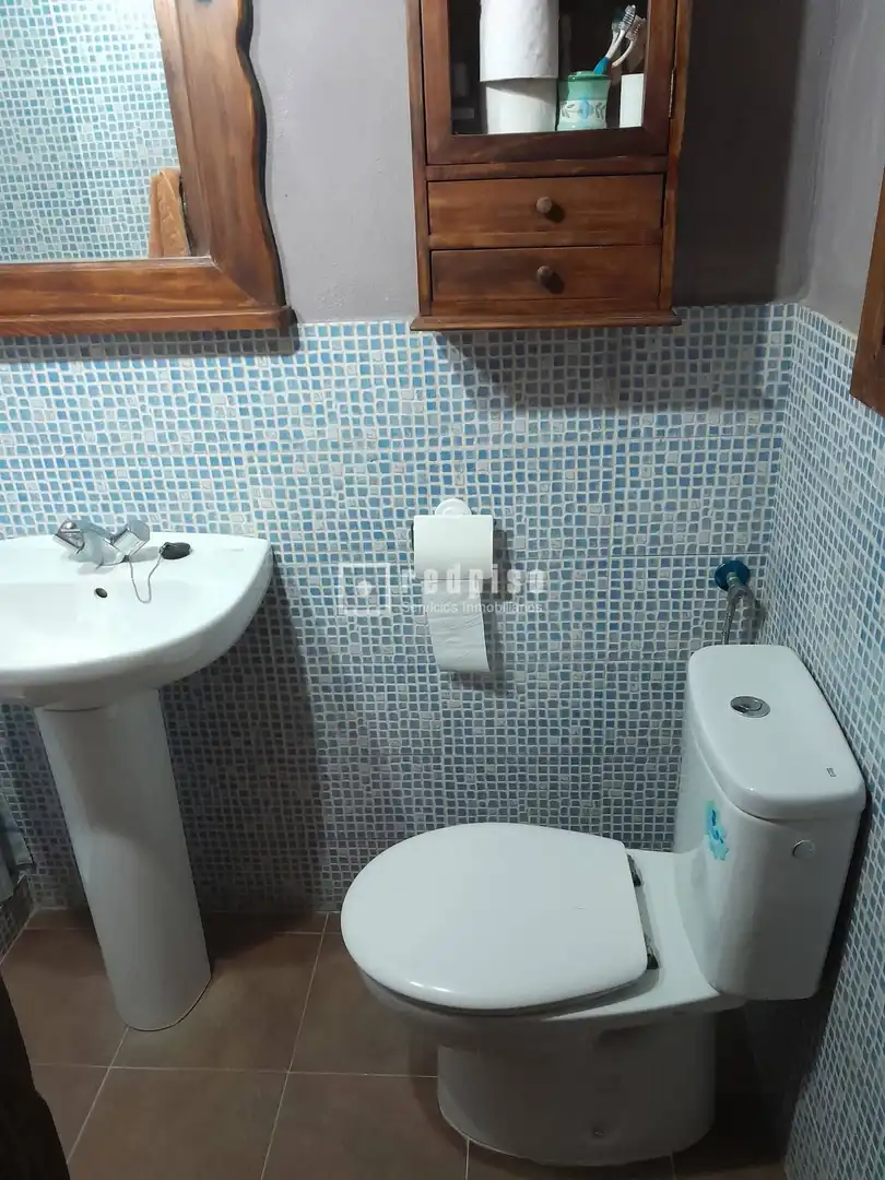 Badezimmer von Haus oder Chalet zum Verkauf in Pizarra mit Klimaanlage, Heizung und Terrasse