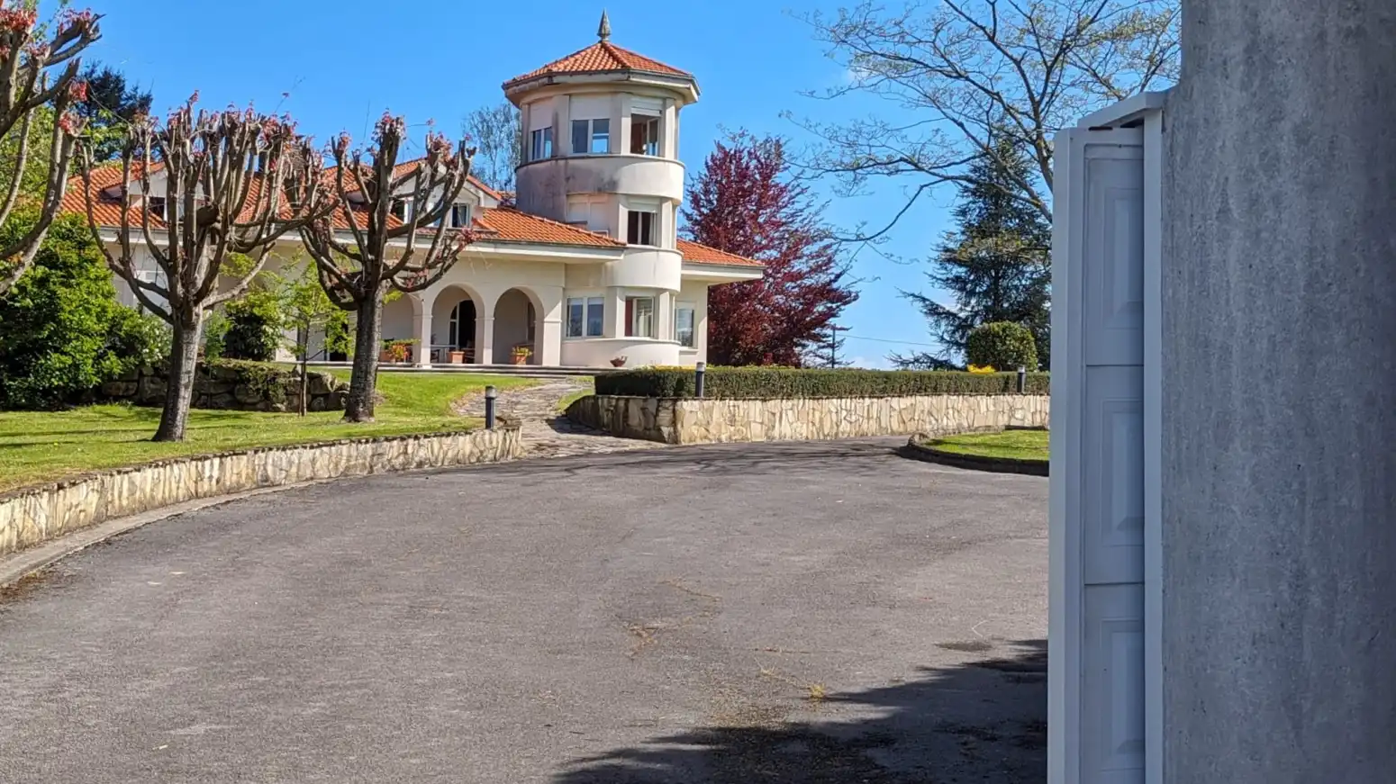 Vista exterior de Casa o chalet en venta en Reocín con Calefacción, Jardín privado y Terraza