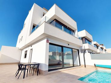 Chalet con balcón en venta en San Pedro del Pinatar