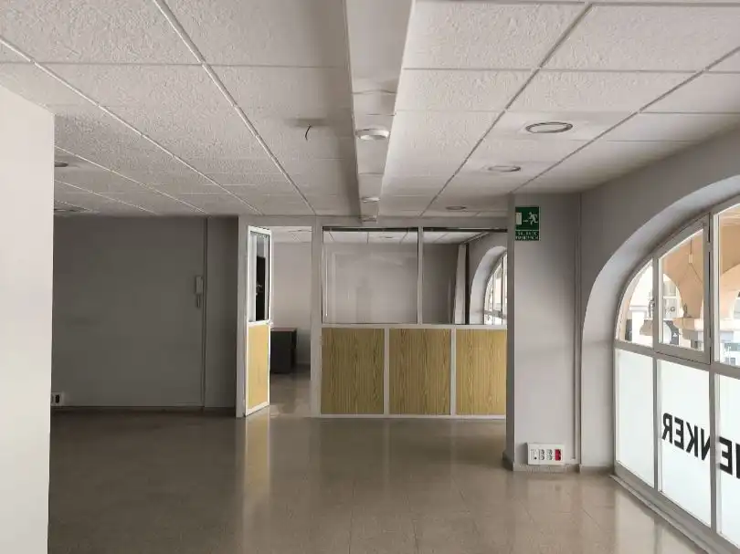 Oficina de lloguer en Elda amb Aire condicionat, Calefacció i Moblat