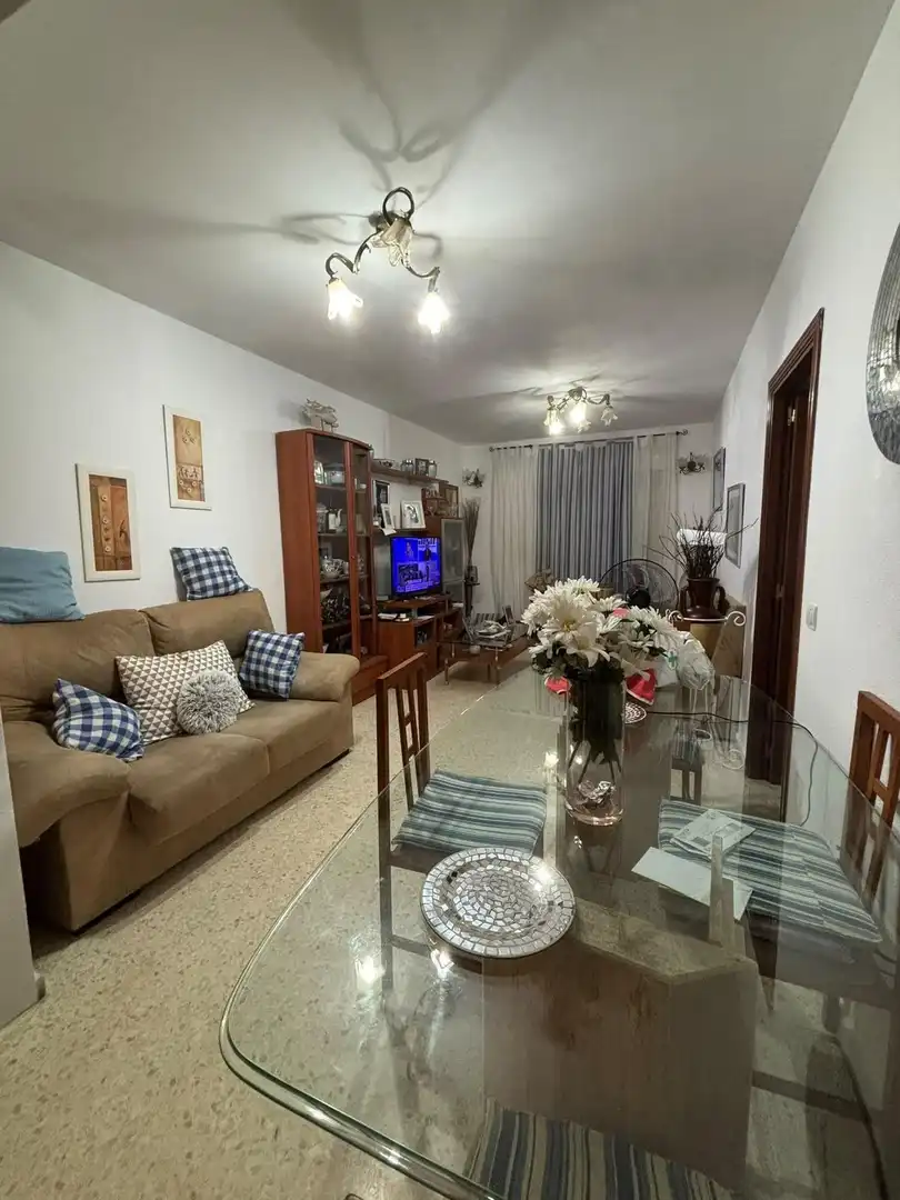 Living room of Apartments for sale in San Bernabé
