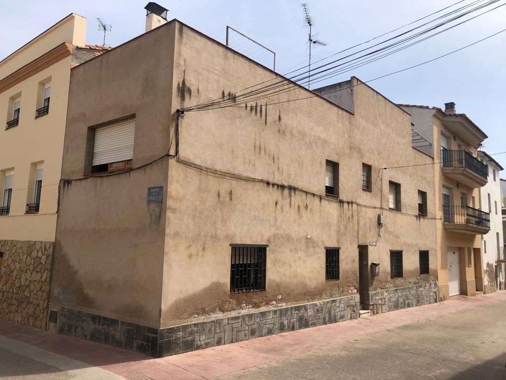Vista exterior de Casa o xalet en venda en Benissanet amb Terrassa